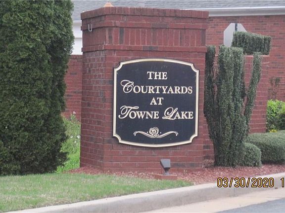 2nd image of 206 Courtyard Dr