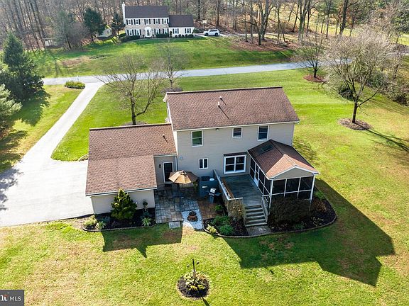 4th image of 81 Lovell Ln