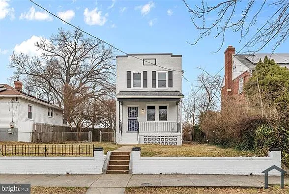 6 bed, 2193 sqft, $7,850 — Photo 2