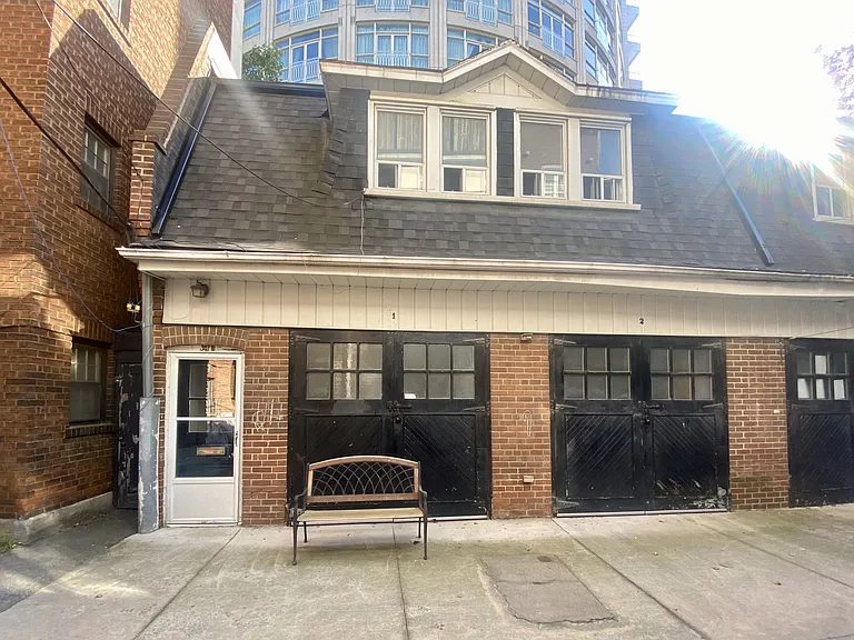 341 Saint Clair Ave W #E — Photo 15