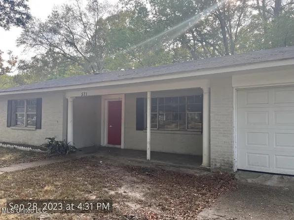 571 Heatherwood Dr, Jackson, MS 39212