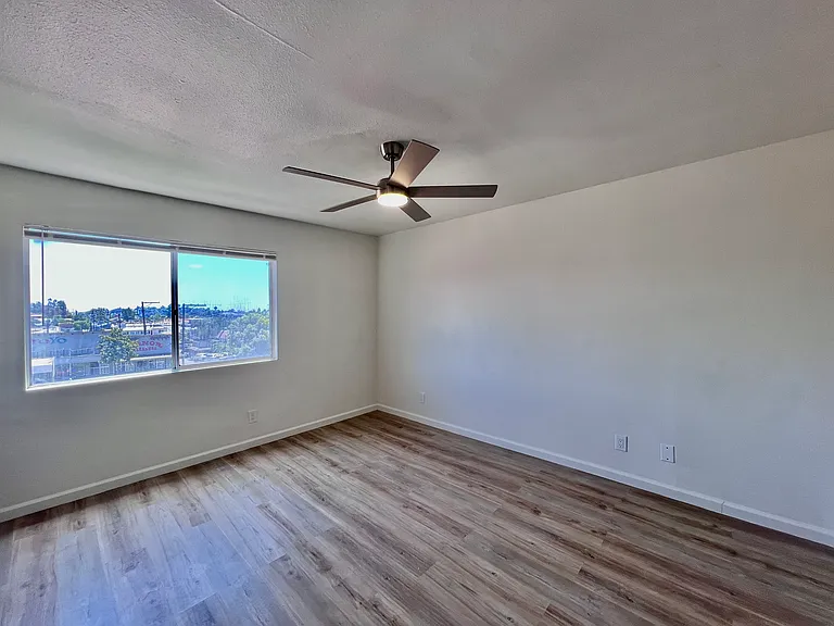 422 N Vine St #D — Photo 7