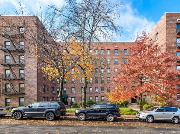 52-24 65 Place #3K, Maspeth, NY 11378