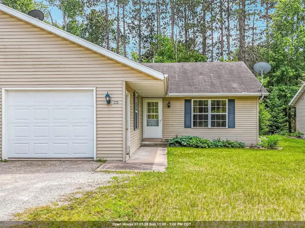 225 Center St, Wautoma, WI 54982