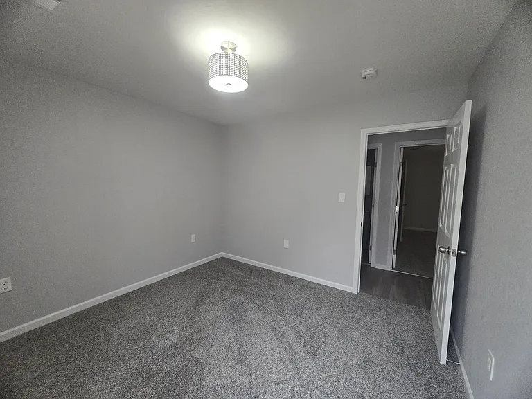 4939 Woodland Ave — Photo 14