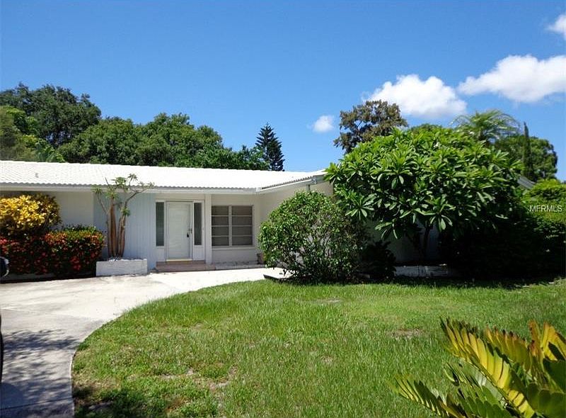 1st image of 2487 Breakwater Cir