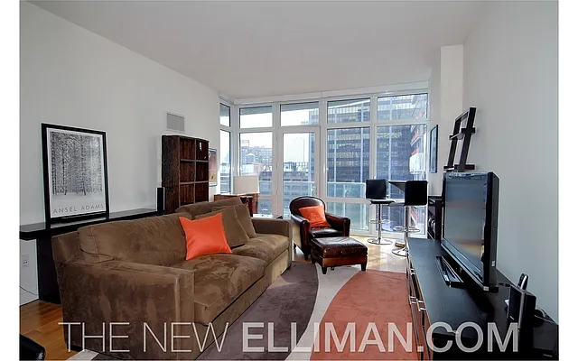 Rented by Douglas Elliman | media 24