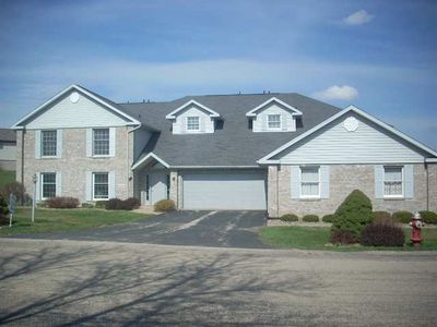 3255 Lake Ridge Dr APT C, Dubuque, IA, 52003
