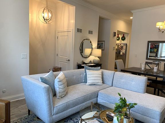 4th image of 1921 N Sedgwick St APT 1F