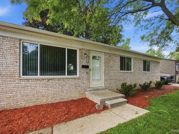 18432 Mesle St, Roseville, MI 48066