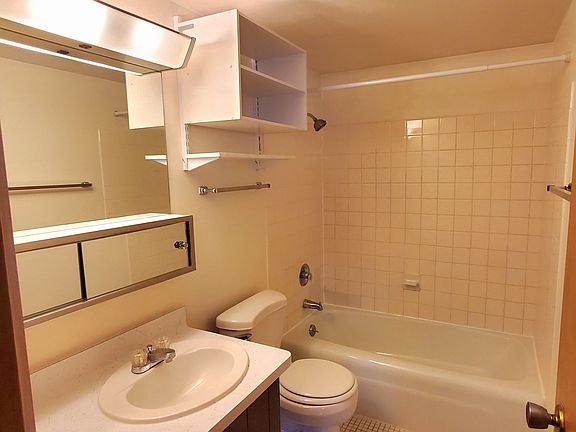 3rd image of 1455 Hampshire St #B