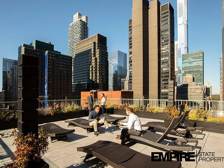 150 W 51st St #1126 — Photo 14