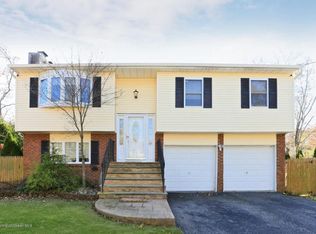 8 Widgeon Dr, Bayville, NJ 08721