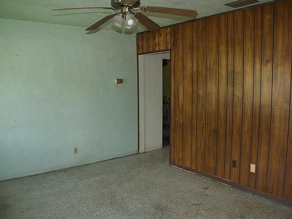3rd image of 5920 70th Ave N