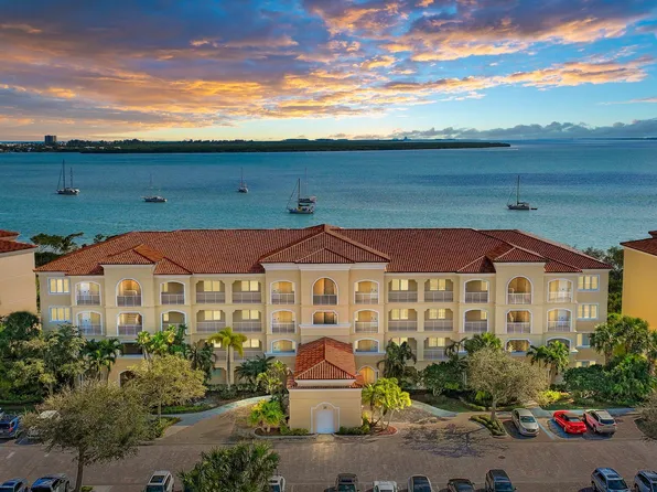 25 Harbour Isle Drive W #305, Fort Pierce, FL 34949