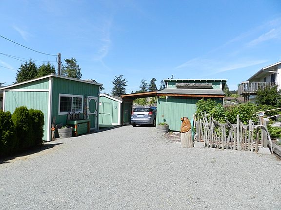 2nd image of 131 Tarragon Ave