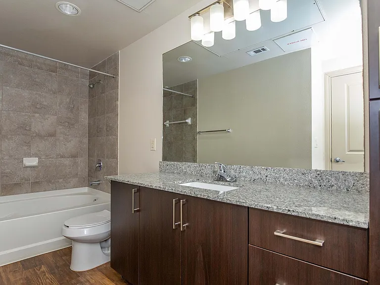 La Mariposa Apartments — Photo 22