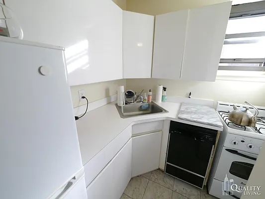 Rented by (Legacy) NY Quality Living Uptown | media 16