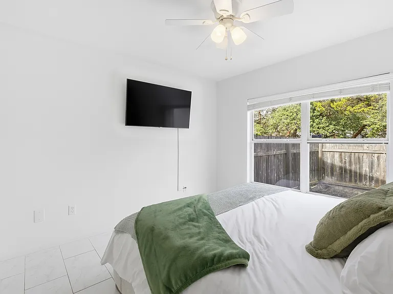 208 Flournoy Dr — Photo 9