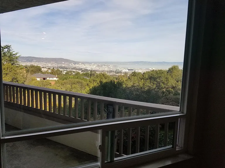 320 Vallejo Dr #10 — Photo 11