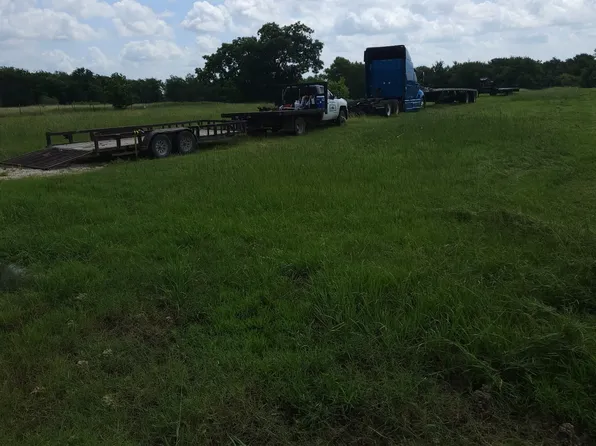 307 N Spikes Rd, Corsicana, TX 75110