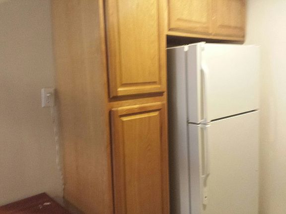 3rd image of 4145 39th St