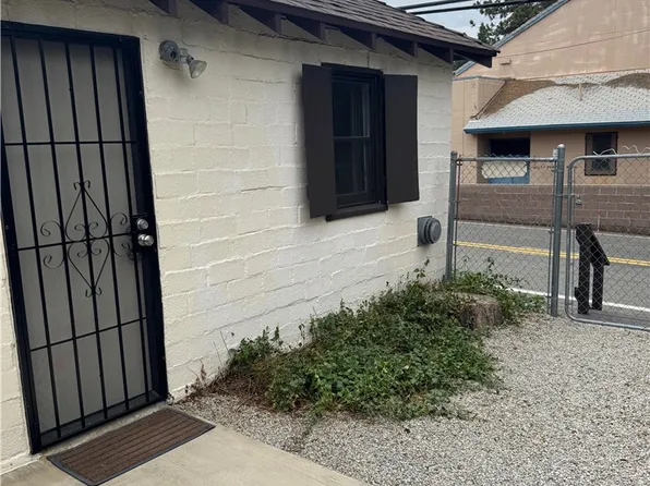 23335 Crestline Rd, Crestline, CA 92325