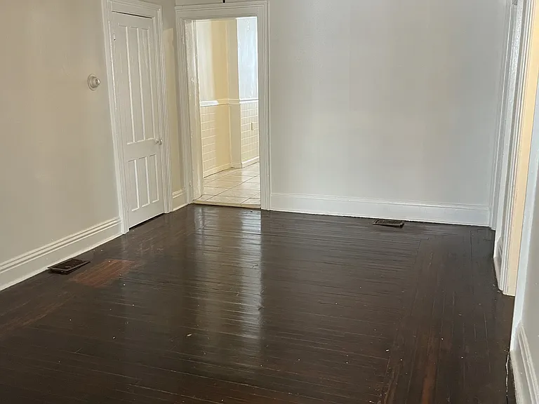358 4th St #1 — Photo 3