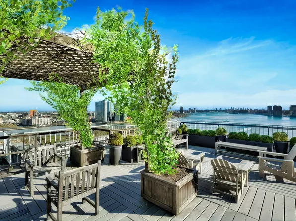 45 Sutton Place South image 26 of 35