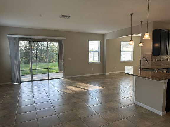 5th image of 11633 Storywood Dr