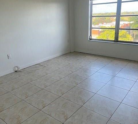4th image of 4164 Inverrary Drive #803