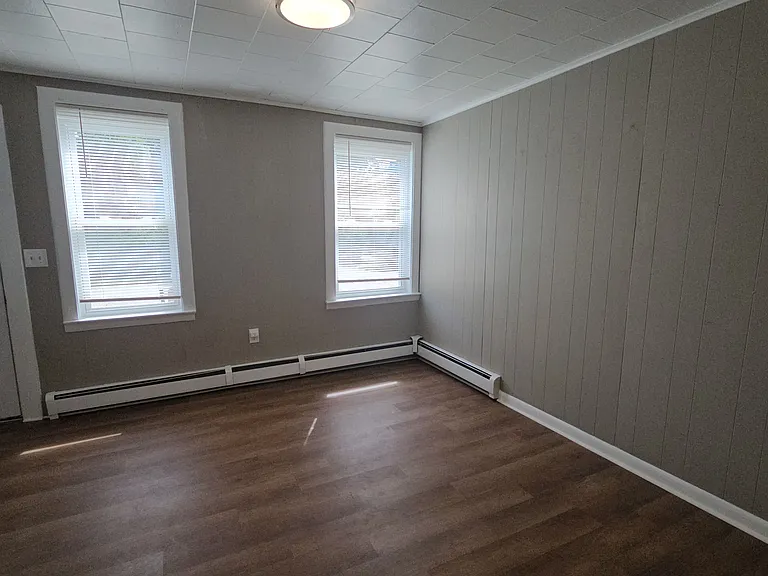 84 Boys Ave #C — Photo 7
