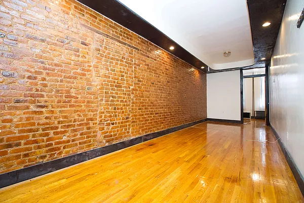 Rented by Nooklyn NYC LLC | media 26