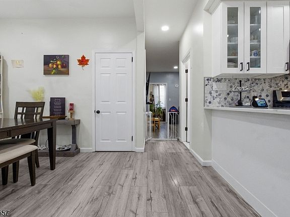 2nd image of 103 Rutherford Pl