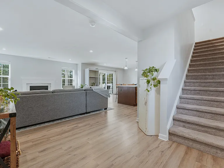 838 Dean Dr — Photo 21