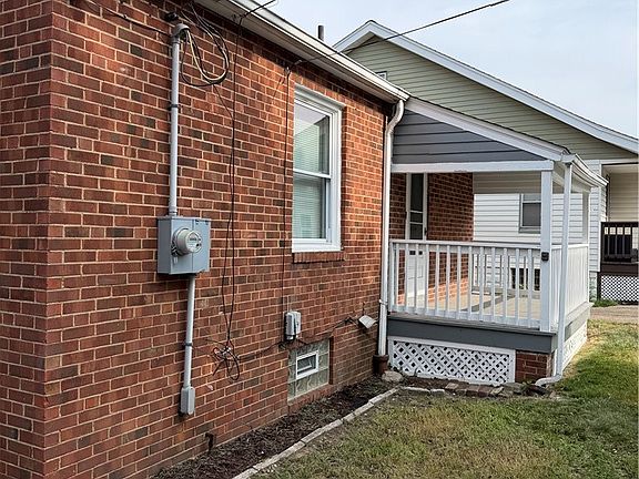 3rd image of 4920 E 110th St