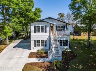 725 Chadwick Shores Drive, Sneads Ferry, NC 28460