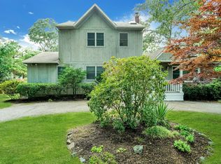 100 Lewis Rd, East Quogue, NY 11942