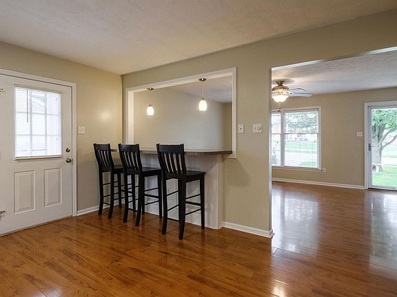 4th image of 117 Weil Ln