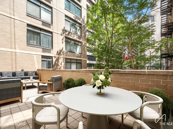 400 East 70th Street image 1 of 8