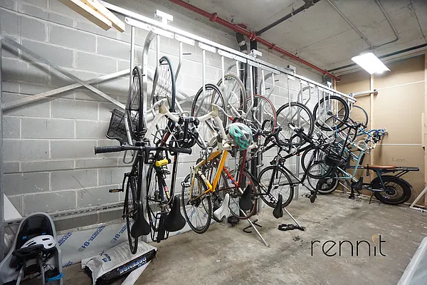 Rented by Rennit Inc. | media 21