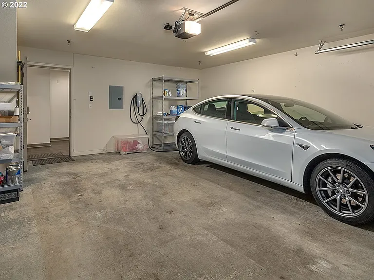 1726 NW Riverscape St — Photo 25