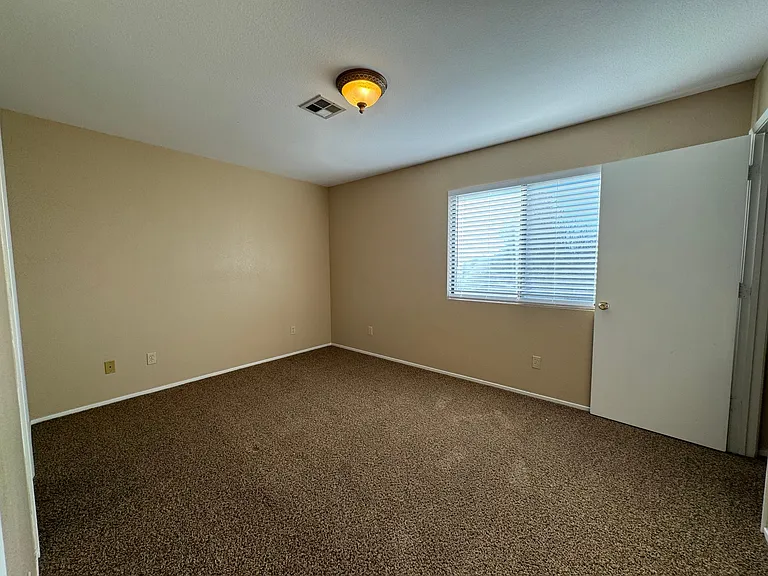 2125 Charade Way — Photo 7
