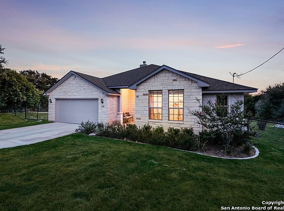 3rd image of 109 Cindy Ln