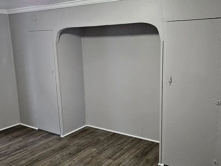661 N Main St — Photo 13
