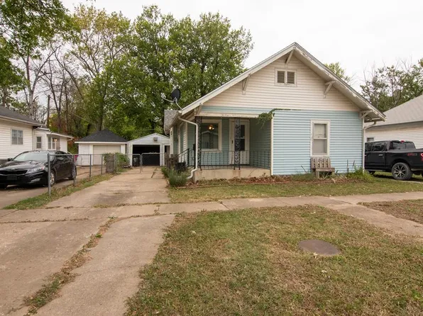609 W 13th St, Coffeyville, KS 67337