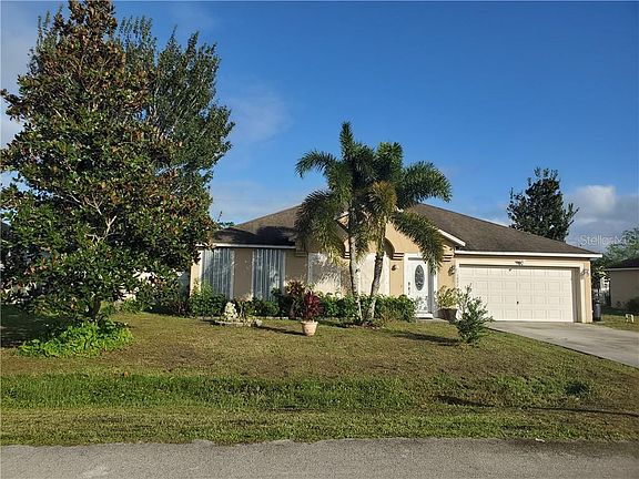 2nd image of 1092 SE 39th Ter
