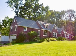 11 Middle Hill Rd, Troy, NY 12180