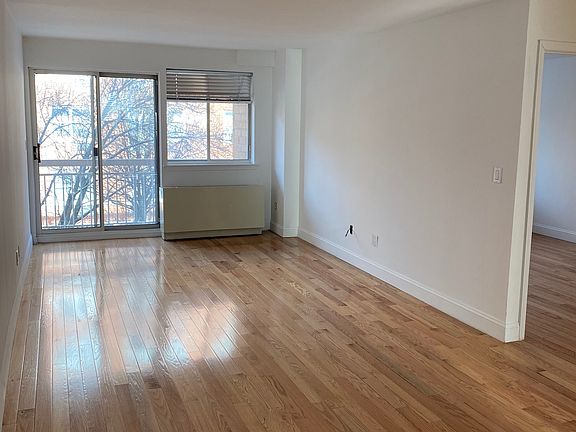 3rd image of 11006 72nd Ave APT 2A