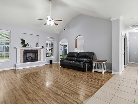 3rd image of 101 Blair Cir